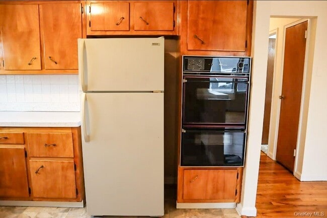 Building Photo - 2233 Private Dr