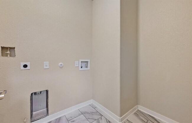 Building Photo - 3303 Elija St
