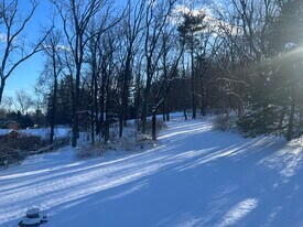 Building Photo - 190 Allview Ave