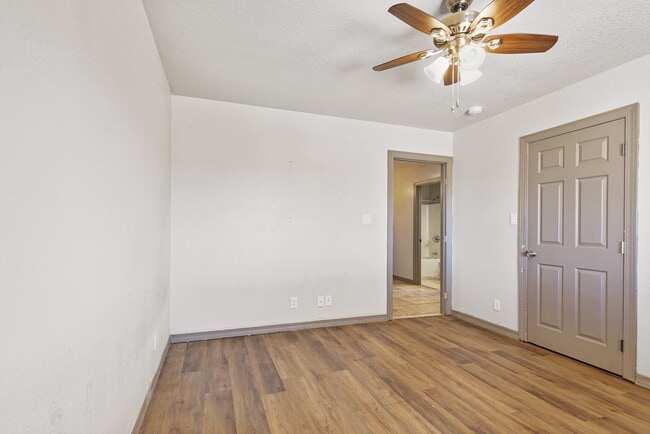 Building Photo - 25 Lemin Ave