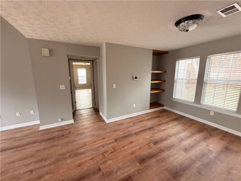 Building Photo - 3539 Benthollow Ln