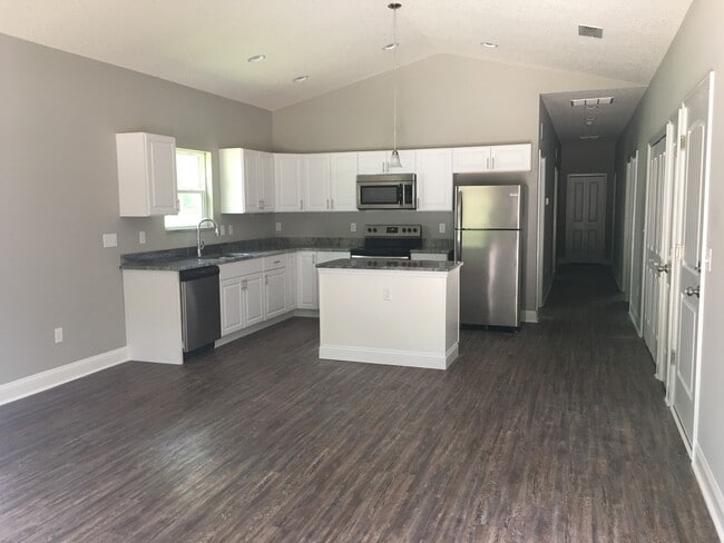 Building Photo - 3/2 House For Rent in Northside Jax!