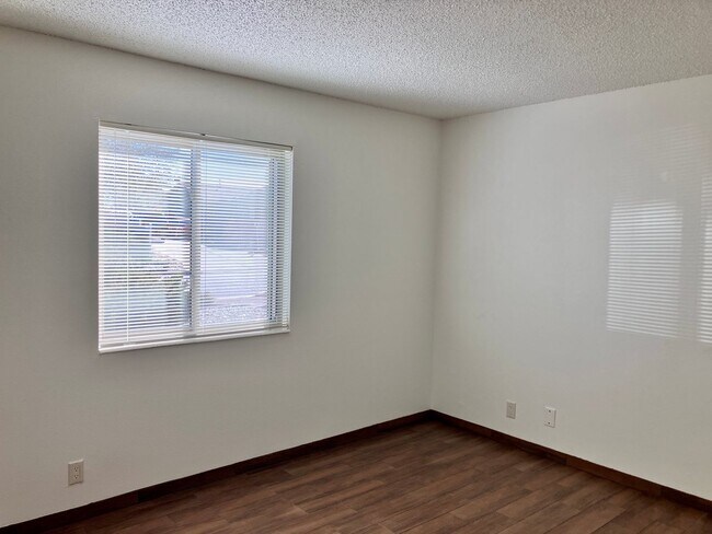 Building Photo - Newly Renovated Close to Intel