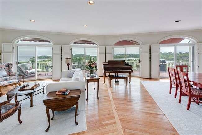 Building Photo - 25 Ocean Heights Rd