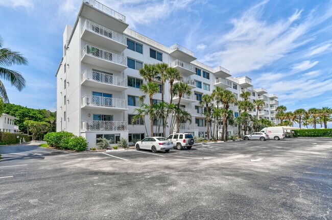 Building Photo - 170 N Ocean Blvd