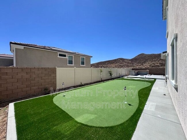 Building Photo - 25061 River Peak Dr