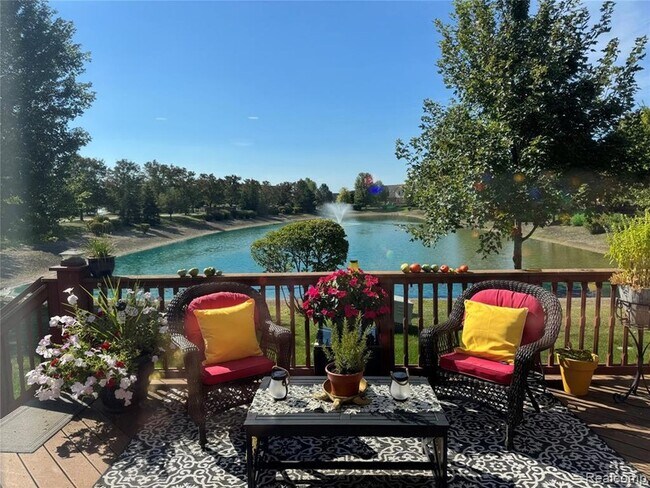 Building Photo - 48551 Oak Bridge Dr