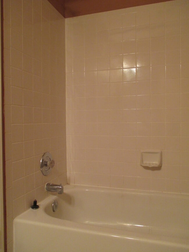 Building Photo - Charming 2 Bedroom/2 Bathroom Apartment in Halethorpe, MD!