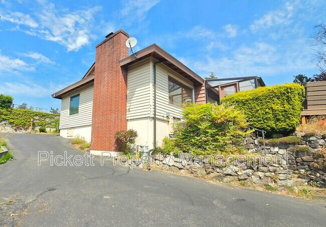 Building Photo - 8671 Silverdale Way NW