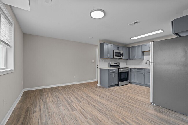 Building Photo - Newly Renovated, Uniquely Yours! Now Leasing 2 bed 1 bath Apartments.