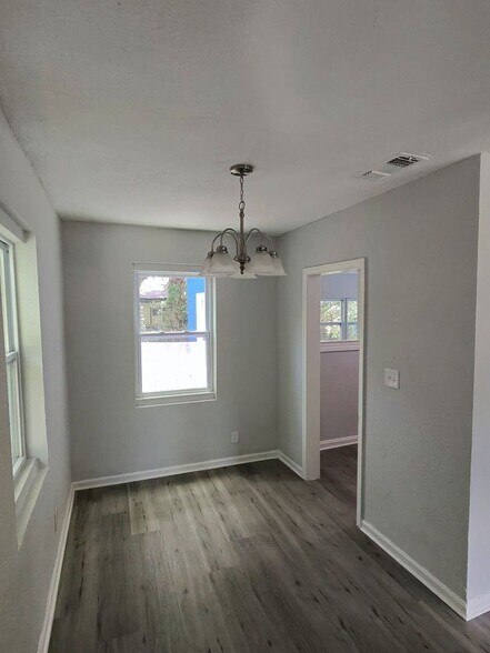 Building Photo - 1080 W 13th St