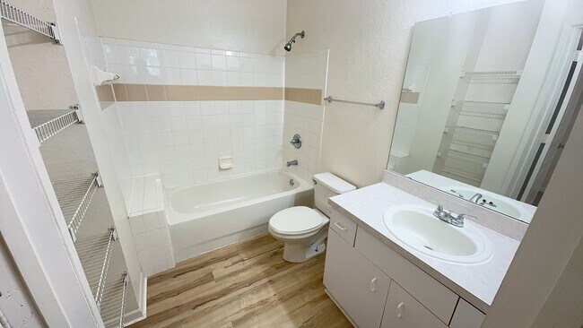 Building Photo - Beautiful 2 Bedroom 2 bath condo for Rent in Tampa Palms!