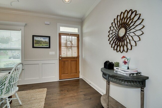 Building Photo - 1554 Driftwood Ln