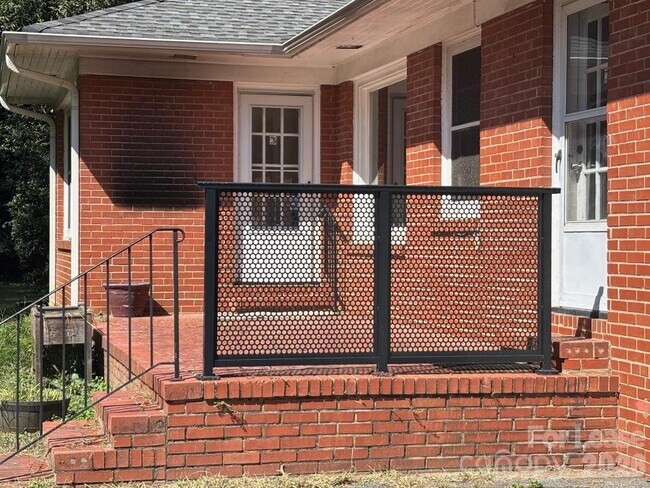 Building Photo - 6038 Preston Ln