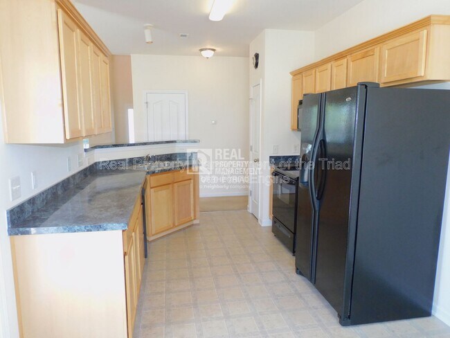 Building Photo - 1017 Hawick Dr