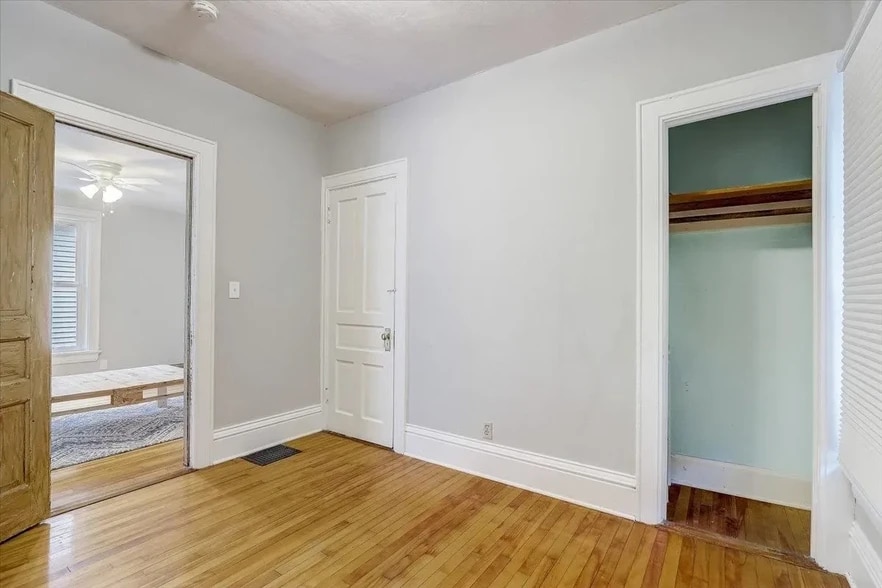 Building Photo - 2214 Winnebago St