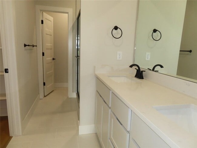 Building Photo - 1891 Lapis Ave