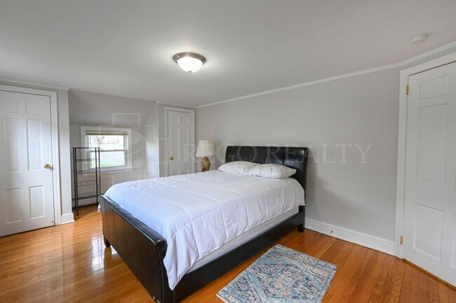 Building Photo - Charming single family home with 3 bedrooms!