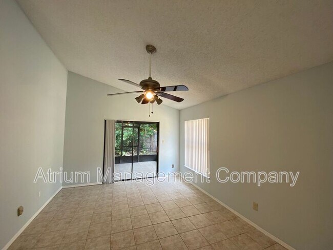 Building Photo - 277 Lakebreeze Cir