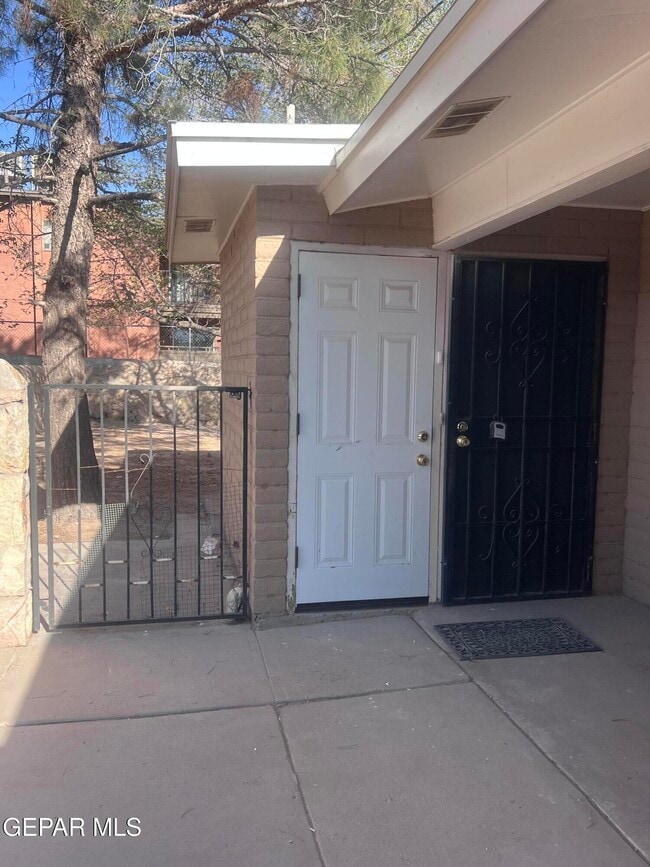 Building Photo - 11244 Wharf Cove Dr