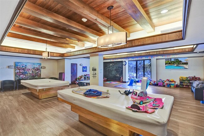 Building Photo - 20281 E Country Club Dr