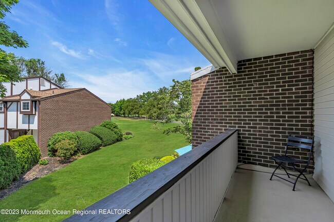 Building Photo - 15 Linden Dr