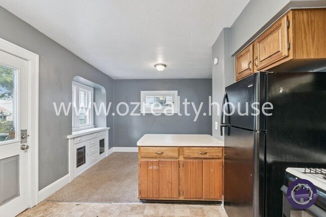 Building Photo - 1728 Loxley Rd