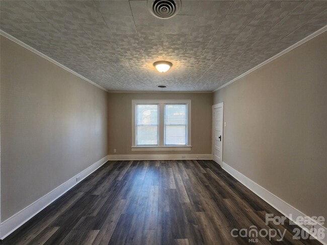 Building Photo - 1126 S Fulton St