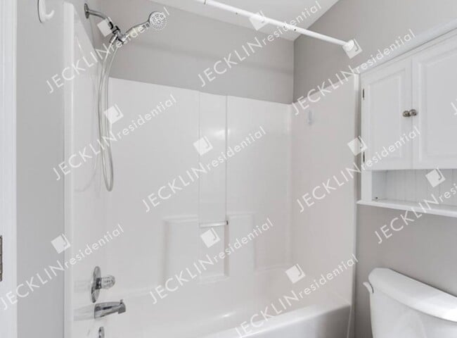 Building Photo - 2628 Hillgate Ct