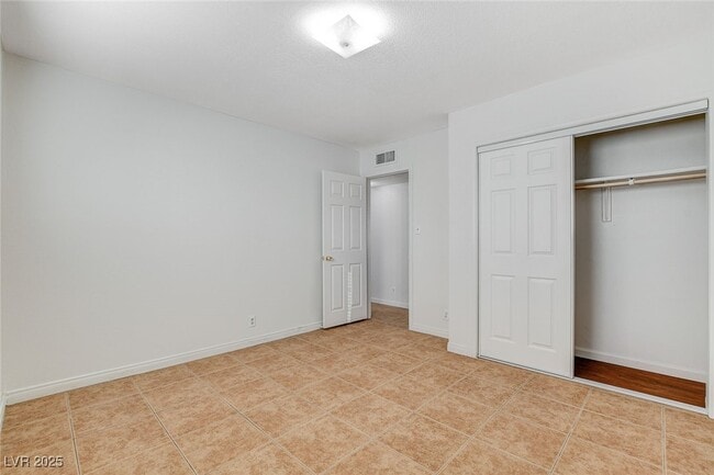 Building Photo - 5813 W Balzar Ave