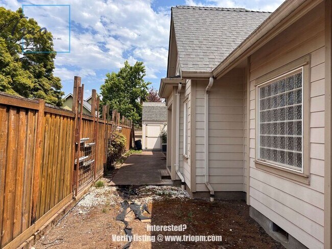 Building Photo - 3365 Gilham Rd