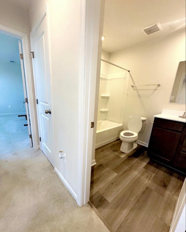 Building Photo - 83 Charlotte St