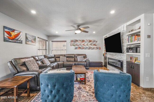 Building Photo - 5976 W Kesler Ln