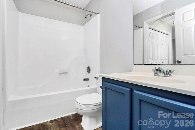 Building Photo - 650 Lex Dr