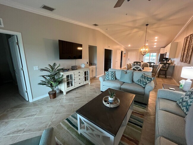 Building Photo - Heritage Landing Golf & Country Club - Win...