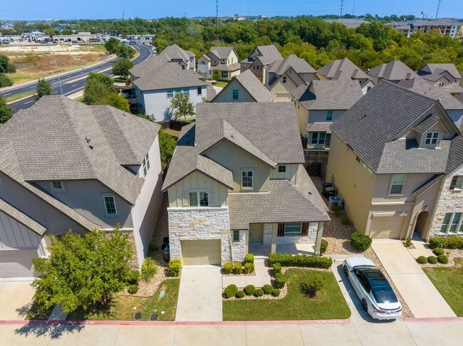 Building Photo - Beautiful 3 bedroom home in Gated community!