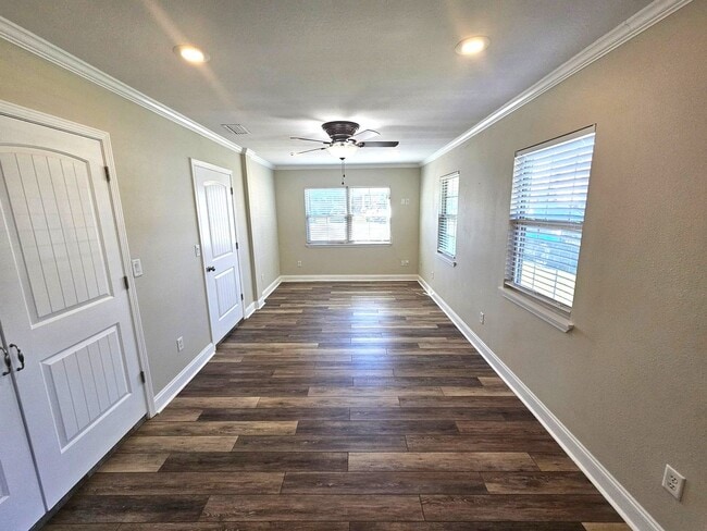 Building Photo - Exquisite 4Bed/2Ba Home in The Cove! *1/2 Off Security Deposit for Active-Duty Military!!*