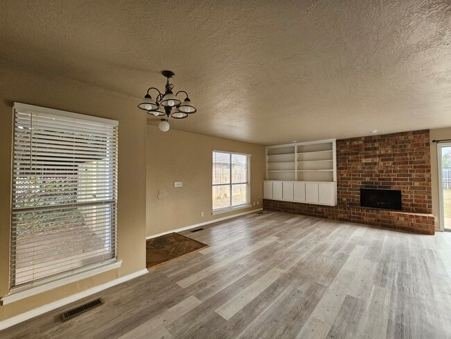 Building Photo - 3808 Quail Run Cir