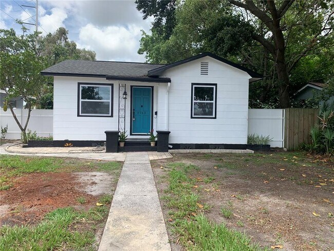 Primary Photo - 2743 34th Ave N