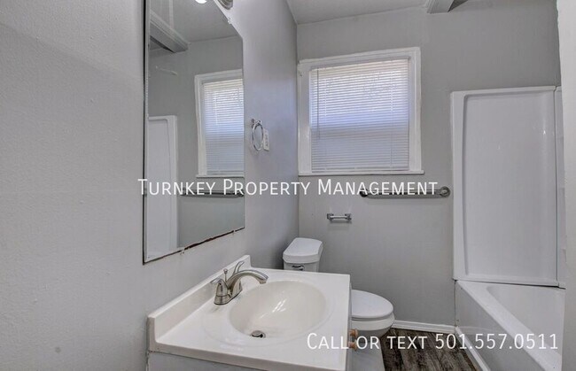 Building Photo - 1508 Sycamore St