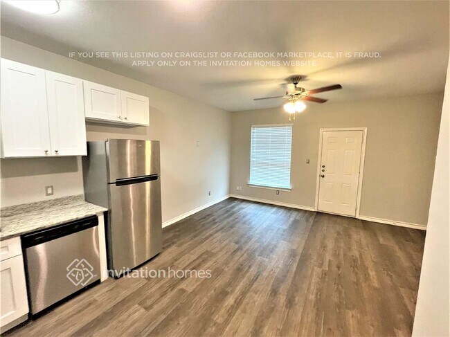 Building Photo - 1944 Melrose St