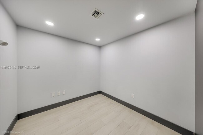 Building Photo - 16385 Biscayne Blvd