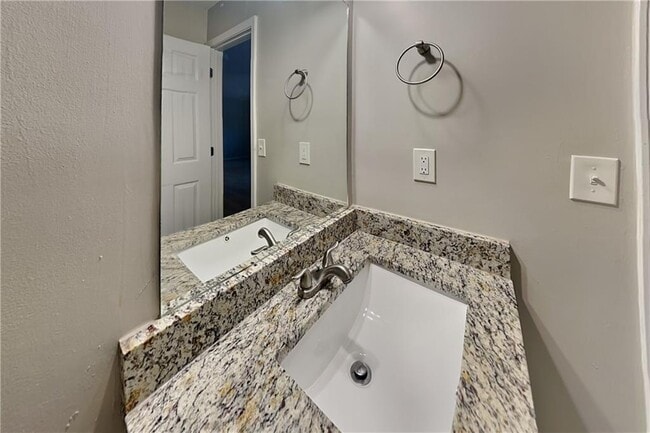 Building Photo - 255 Chapel Station Ln SE