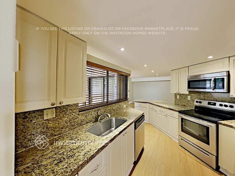 Building Photo - 10420 SW 67th St