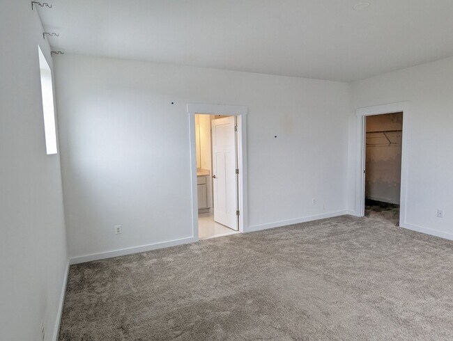 Building Photo - Gorgeous New Construction Home in Gambrill View Community available late July!