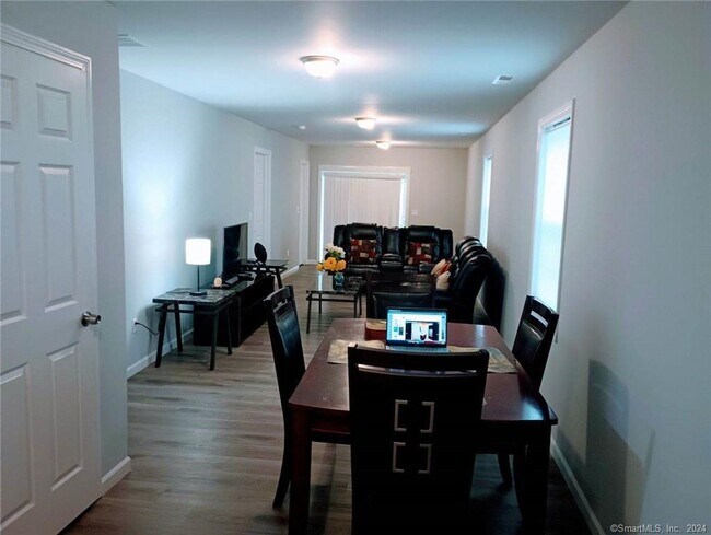 Building Photo - 168 Peabody St