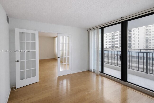 Building Photo - 2201 S Ocean Dr