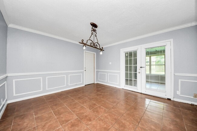 Building Photo - 2513 Leslie St