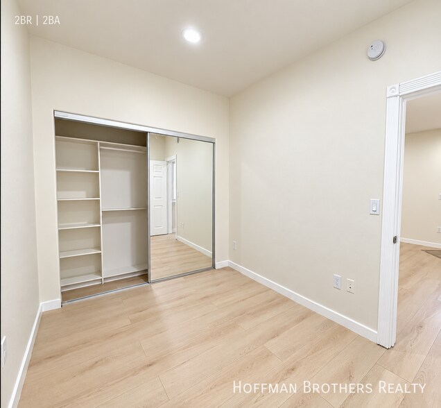 Building Photo - 10849 Fruitland Dr