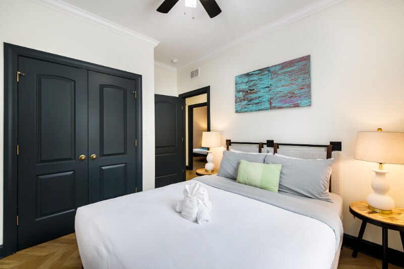 Building Photo - 10 Riker St